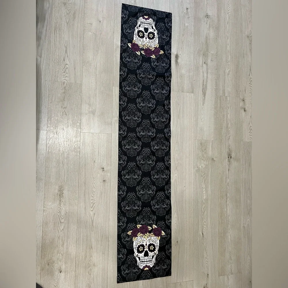 Table Runner - Picture 3 of 5